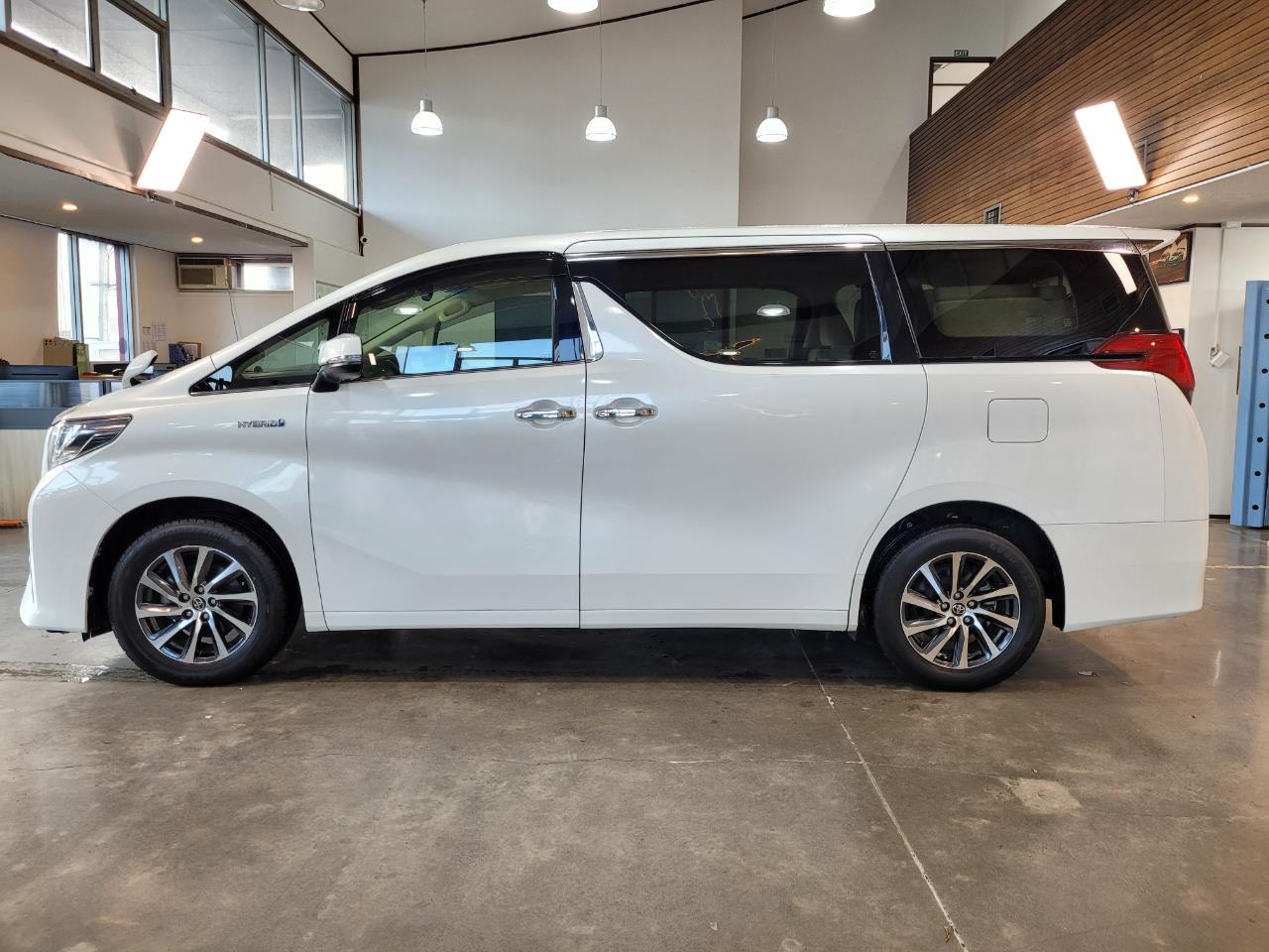 2016 Toyota Alphard