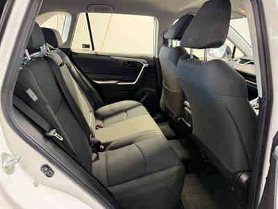 2020 Toyota RAV4 - Thumbnail