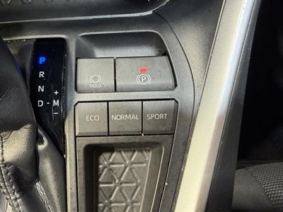 2020 Toyota RAV4 - Thumbnail