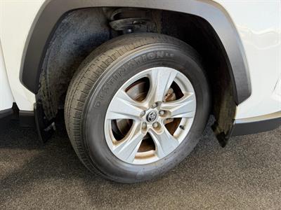 2020 Toyota RAV4 - Thumbnail