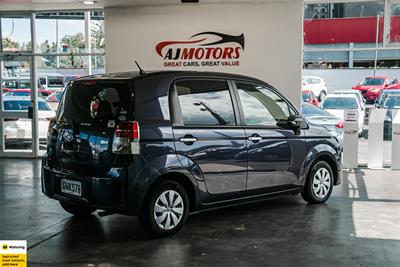 2015 Toyota Spade - Thumbnail