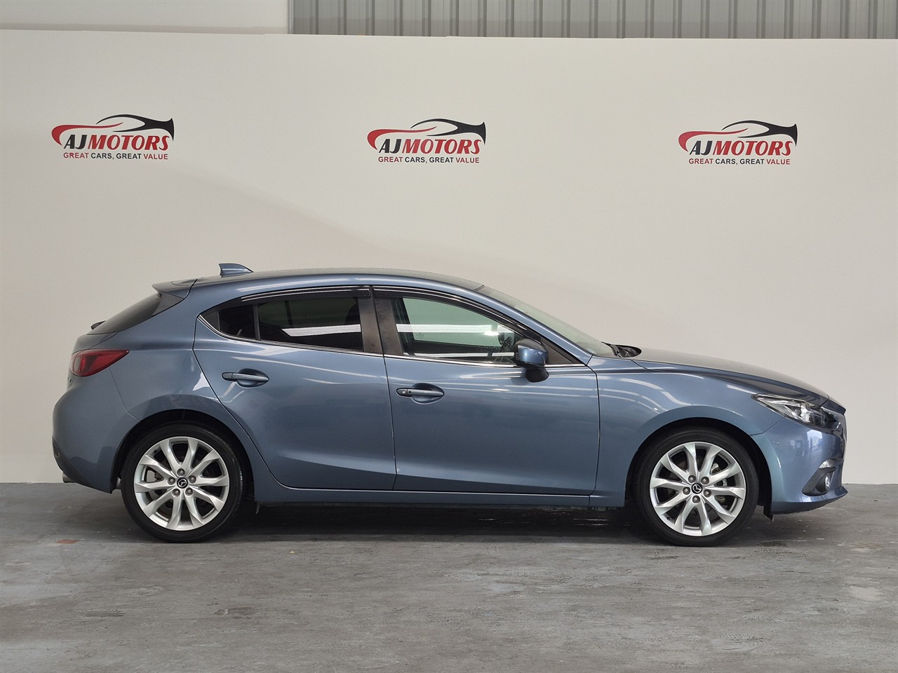 2014 Mazda Axela Sport