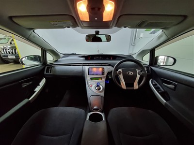 2012 Toyota Prius - Thumbnail