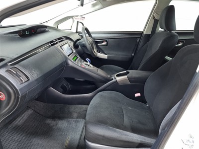 2012 Toyota Prius - Thumbnail