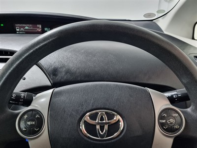 2012 Toyota Prius - Thumbnail
