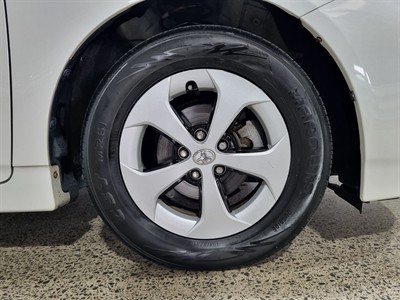 2012 Toyota Prius - Thumbnail