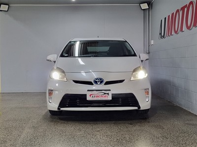 2012 Toyota Prius - Thumbnail