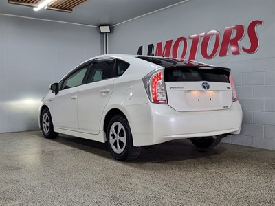 2012 Toyota Prius - Thumbnail