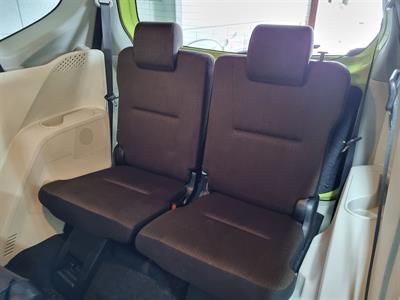 2016 Toyota Sienta - Thumbnail