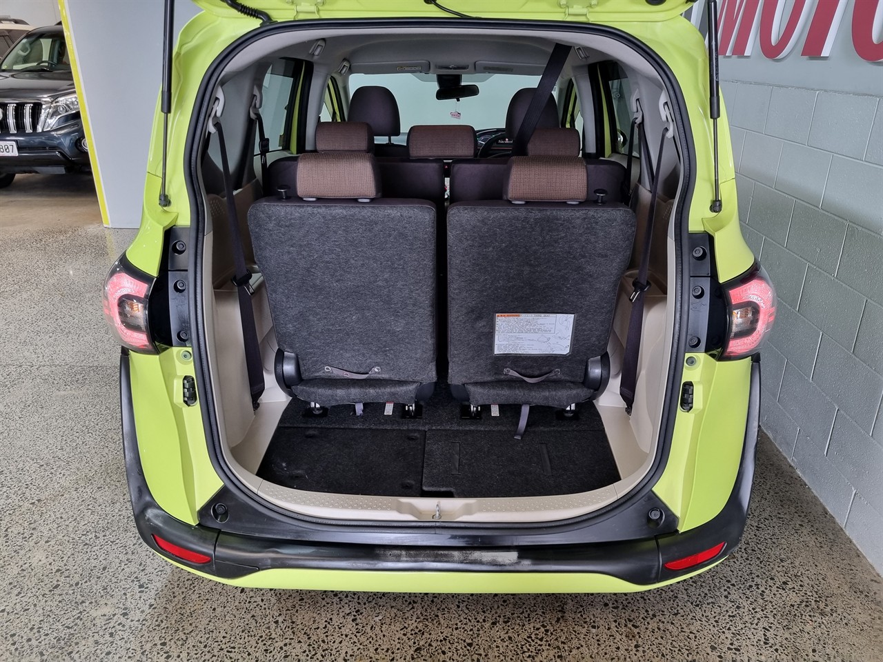 2016 Toyota Sienta