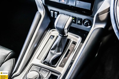 2018 Mitsubishi Pajero Sport - Thumbnail