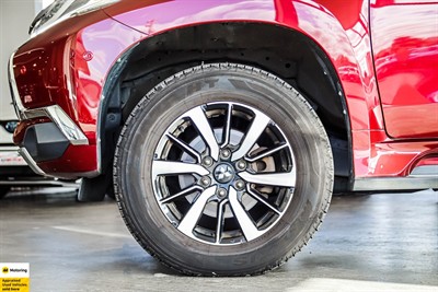 2018 Mitsubishi Pajero Sport - Thumbnail