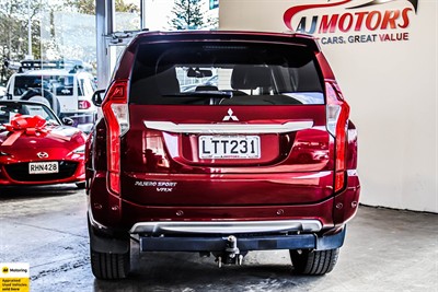 2018 Mitsubishi Pajero Sport - Thumbnail