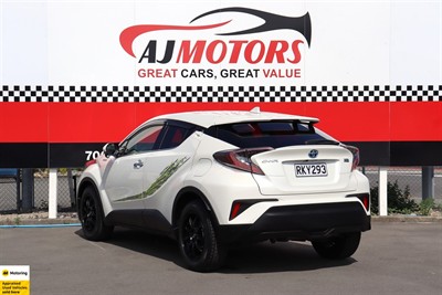 2018 Toyota C-HR - Thumbnail
