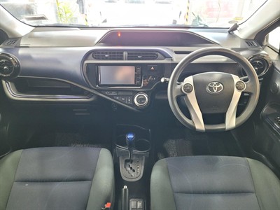 2015 Toyota Aqua - Thumbnail