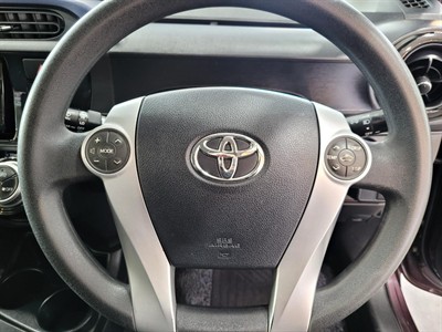 2015 Toyota Aqua - Thumbnail