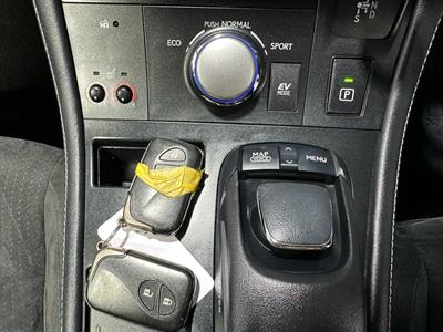 2012 Lexus CT 200h - Thumbnail