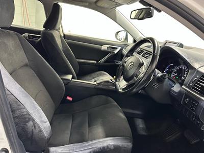 2012 Lexus CT 200h - Thumbnail