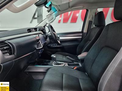 2024 Toyota Hilux - Thumbnail