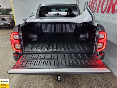 2024 Toyota Hilux - Thumbnail