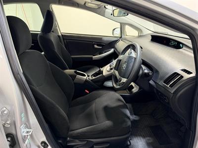 2013 Toyota Prius - Thumbnail