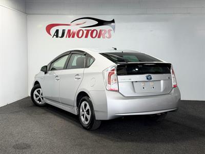 2013 Toyota Prius - Thumbnail