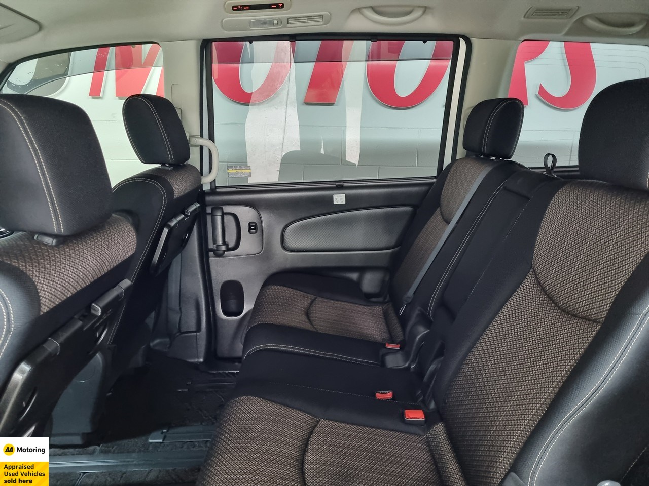 2015 Nissan Serena