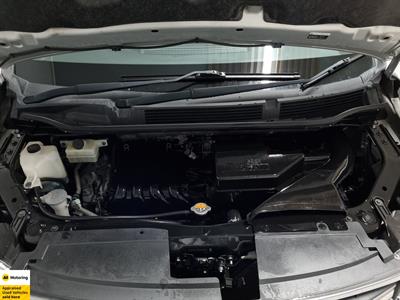 2015 Nissan Serena - Thumbnail