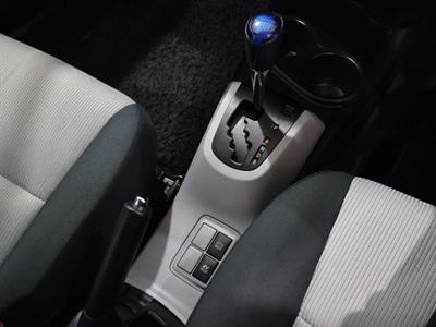 2014 Toyota Aqua - Thumbnail