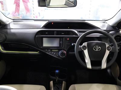 2012 Toyota Aqua - Thumbnail