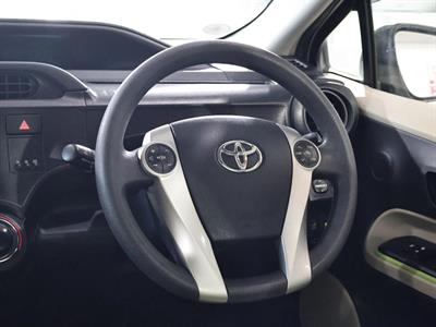 2012 Toyota Aqua - Thumbnail