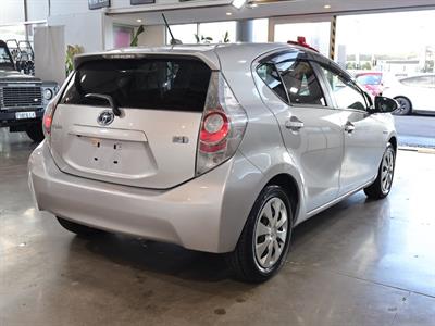 2012 Toyota Aqua - Thumbnail