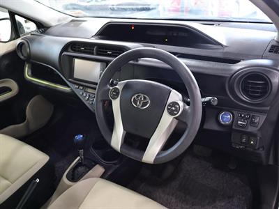 2012 Toyota Aqua - Thumbnail