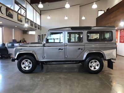 2010 Land Rover Defender - Thumbnail