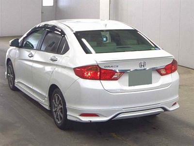 2015 Honda Grace - Thumbnail