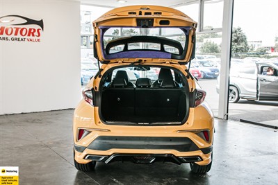 2018 Toyota C-HR - Thumbnail