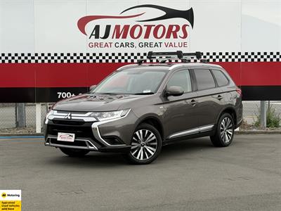 2022 Mitsubishi Outlander - Thumbnail