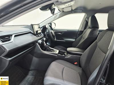 2019 Toyota RAV4 - Thumbnail