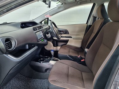 2013 Toyota Aqua - Thumbnail