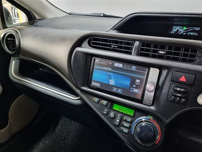 2013 Toyota Aqua - Thumbnail