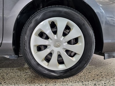 2013 Toyota Aqua - Thumbnail