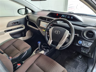 2013 Toyota Aqua - Thumbnail