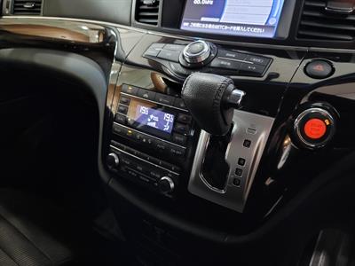 2017 Nissan Elgrand - Thumbnail