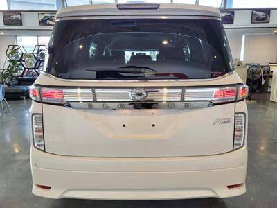 2017 Nissan Elgrand - Thumbnail