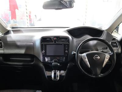 2015 Nissan Serena - Thumbnail