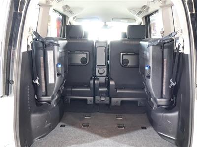 2015 Nissan Serena - Thumbnail