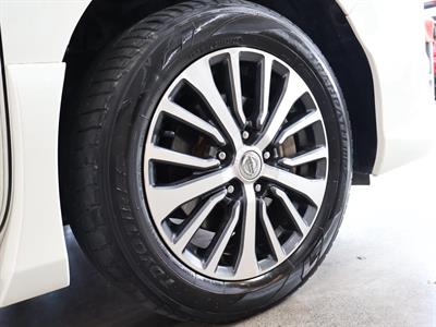 2015 Nissan Serena - Thumbnail