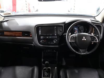 2013 Mitsubishi Outlander - Thumbnail