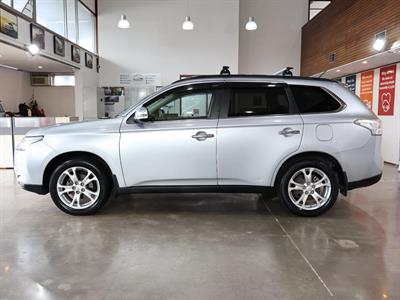 2013 Mitsubishi Outlander - Thumbnail