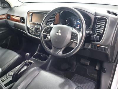 2013 Mitsubishi Outlander - Thumbnail